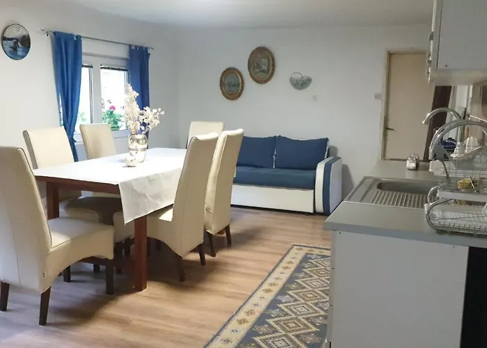 Stari Dud Beserovina Tatil Evi